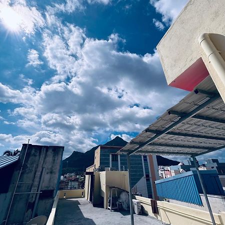 Dss Home Stay Just 500 Meter Girivalam Road Tiruvannāmalai エクステリア 写真