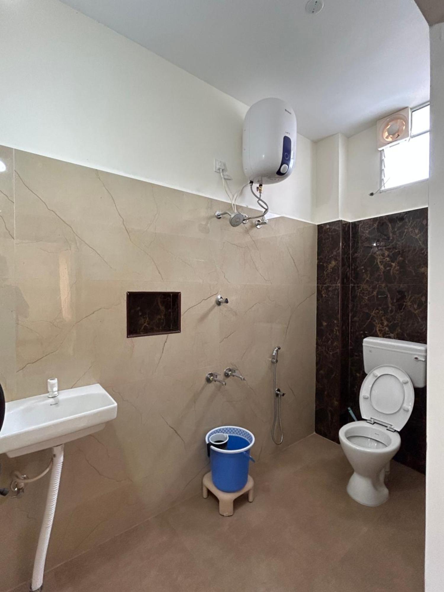 Dss Home Stay Just 500 Meter Girivalam Road Tiruvannāmalai エクステリア 写真