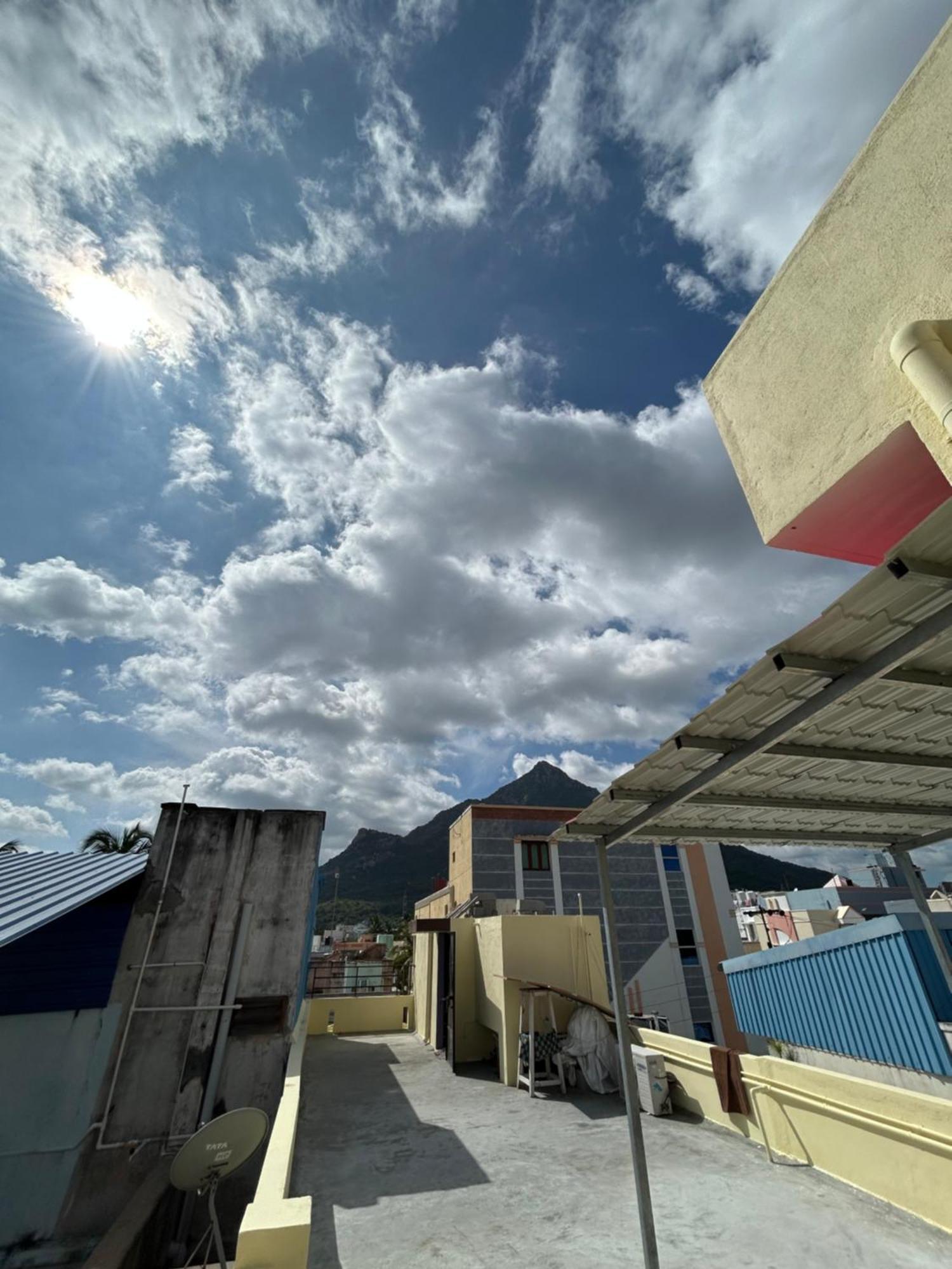 Dss Home Stay Just 500 Meter Girivalam Road Tiruvannāmalai エクステリア 写真